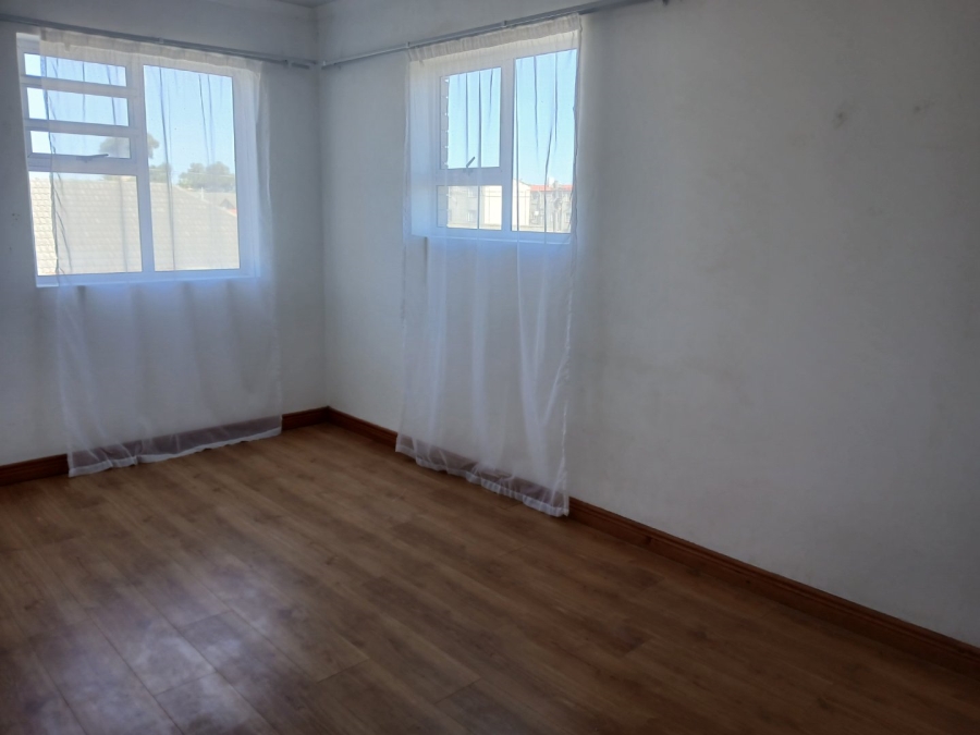 To Let  Bedroom Property for Rent in Ravensmead Western Cape